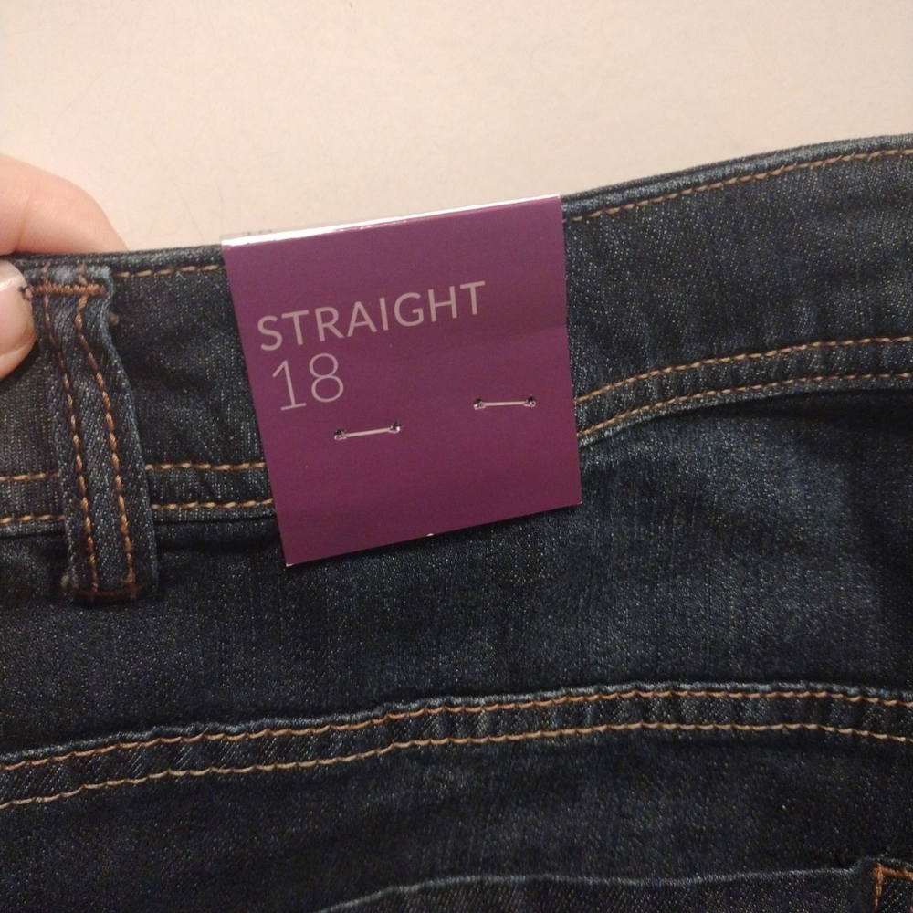 NWT Lane Bryant Dark Wash Cuffed Straight Leg jeans  Sz 18-Casual Work Wear - Picture 8 of 9